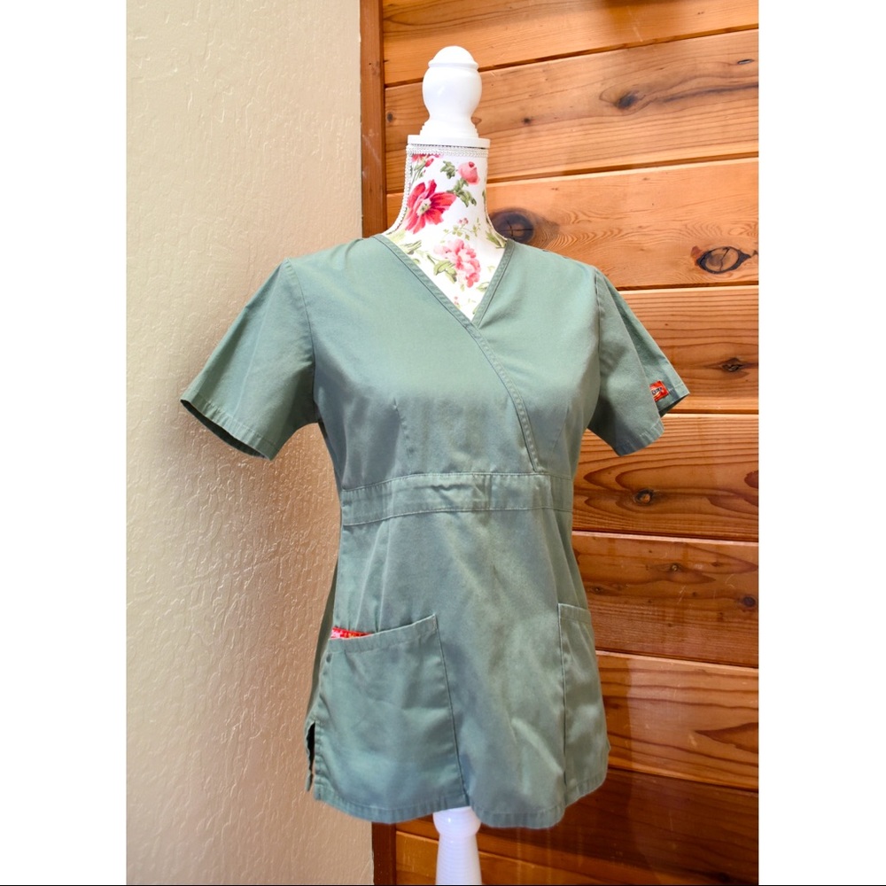Dickies Olive Slim Fit Scrub Top